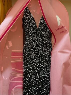 Sherri Hill Black Beaded V‑Neck Prom Dress